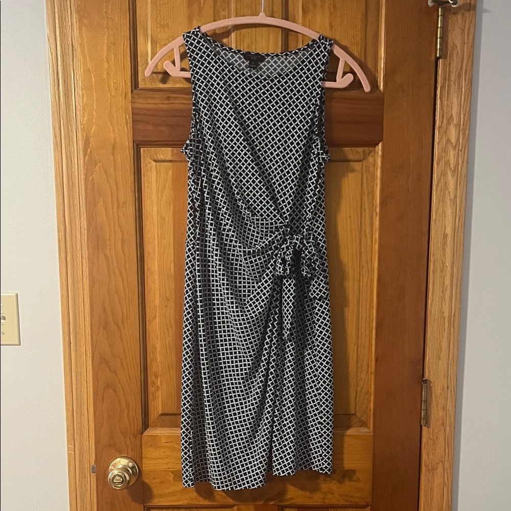 Ann Taylor Factory Navy and White Geometric Midi Dress
